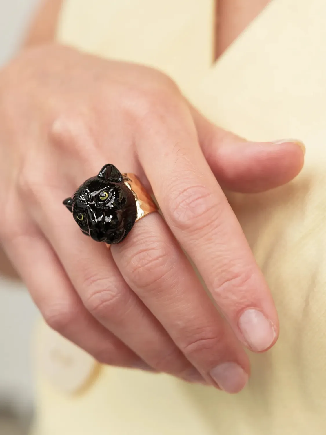 Nach Bijoux panthère noire bague martelée ajustable