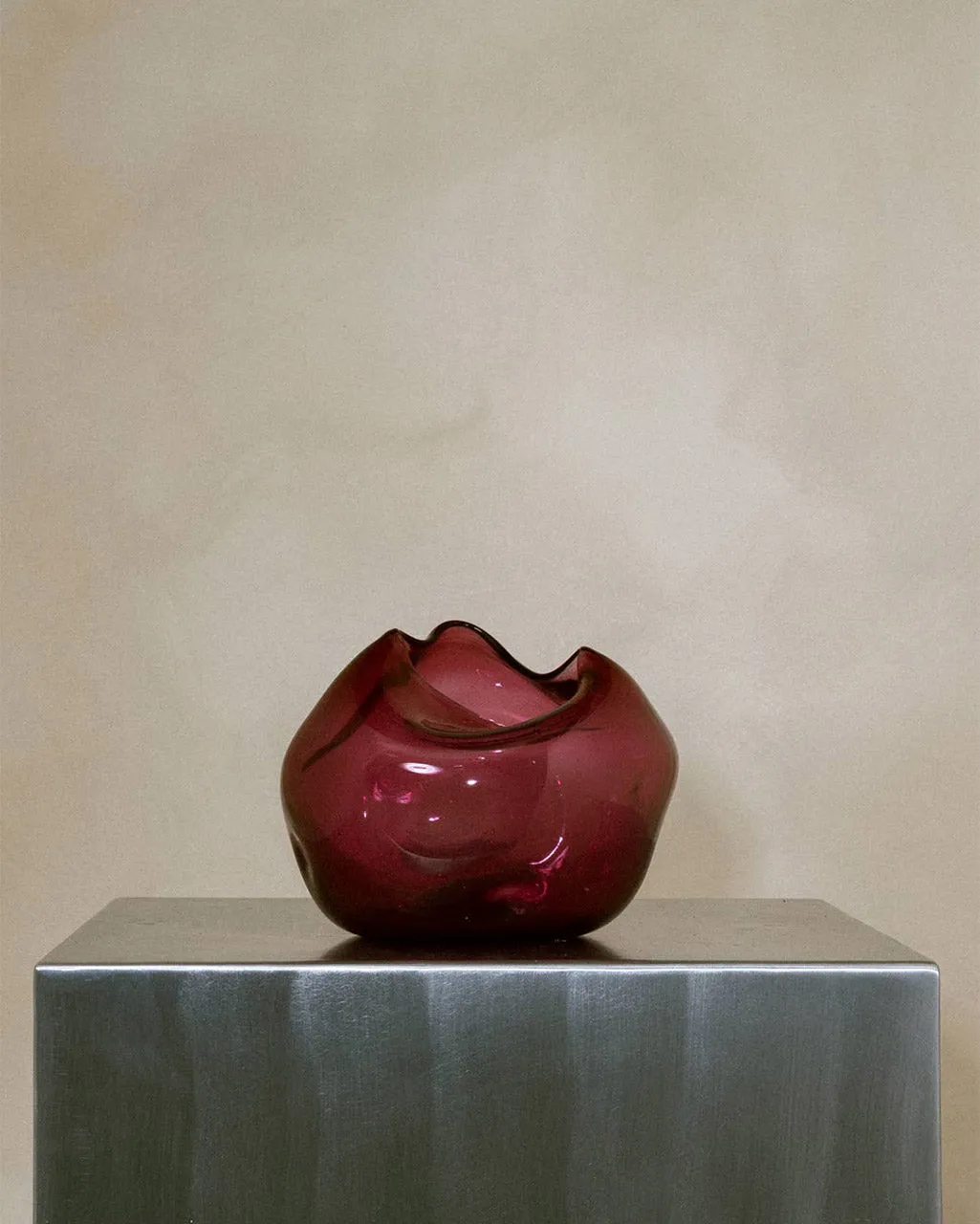 Completedworks Bubble vase magenta verre recyclé
