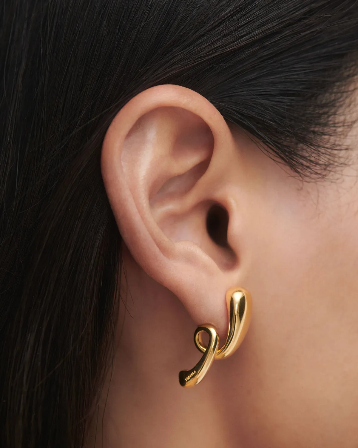 PDPAOLA Orbit boucles d’oreilles dorées statement