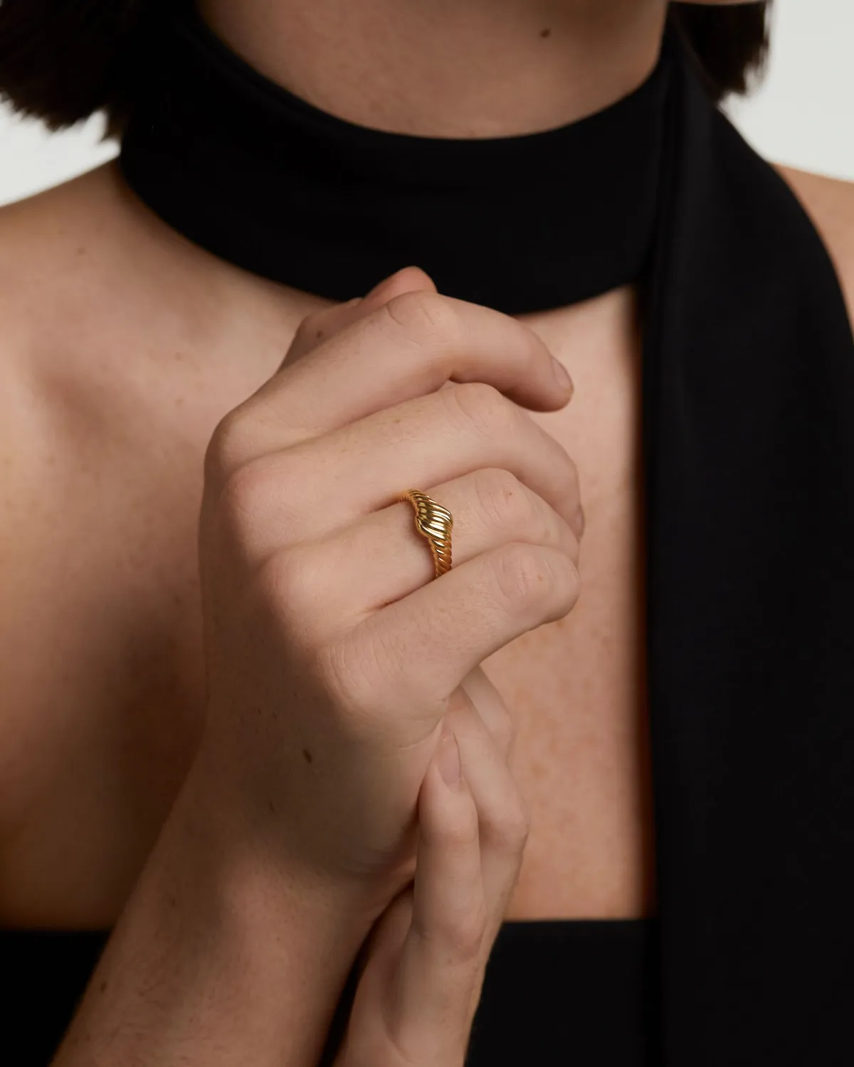 PDPAOLA Vicky Stamp bague or massif 18 carats