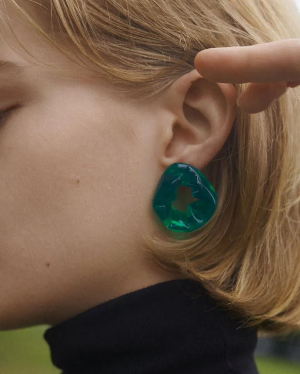 Completedworks Scrunch boucles résine verte vermeil or