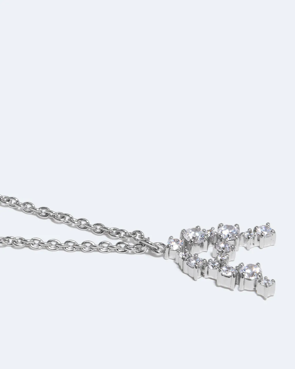 Completedworks Glitchy A collier lettre rhodié zirconia