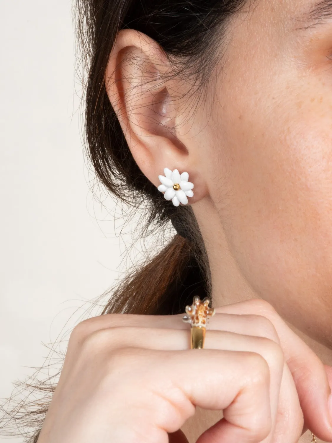 Nach Bijoux marguerite boucles puces porcelaine blanche