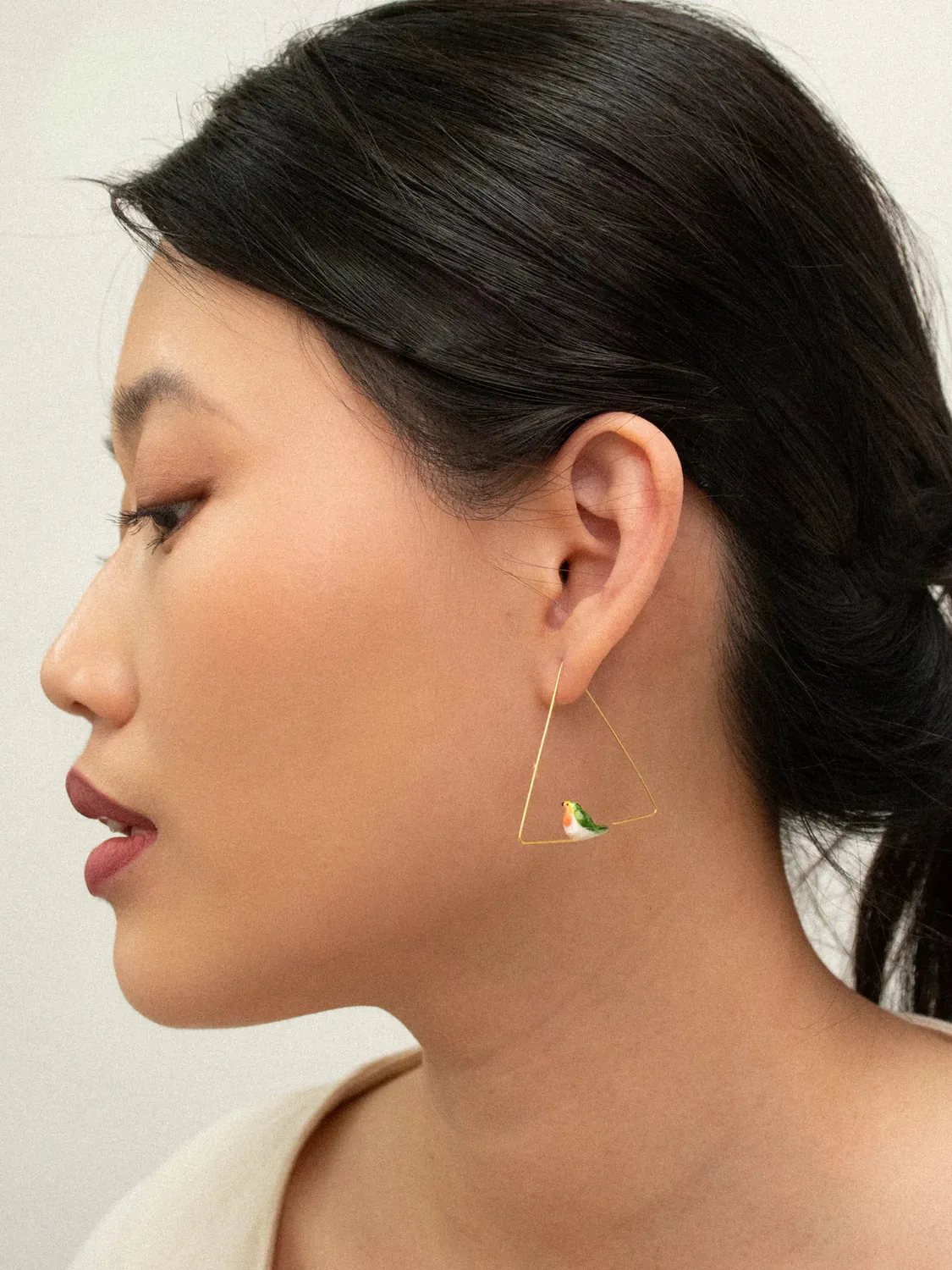 Nach Bijoux triangle rouge-gorge créoles boucles d'oreilles porcelaine