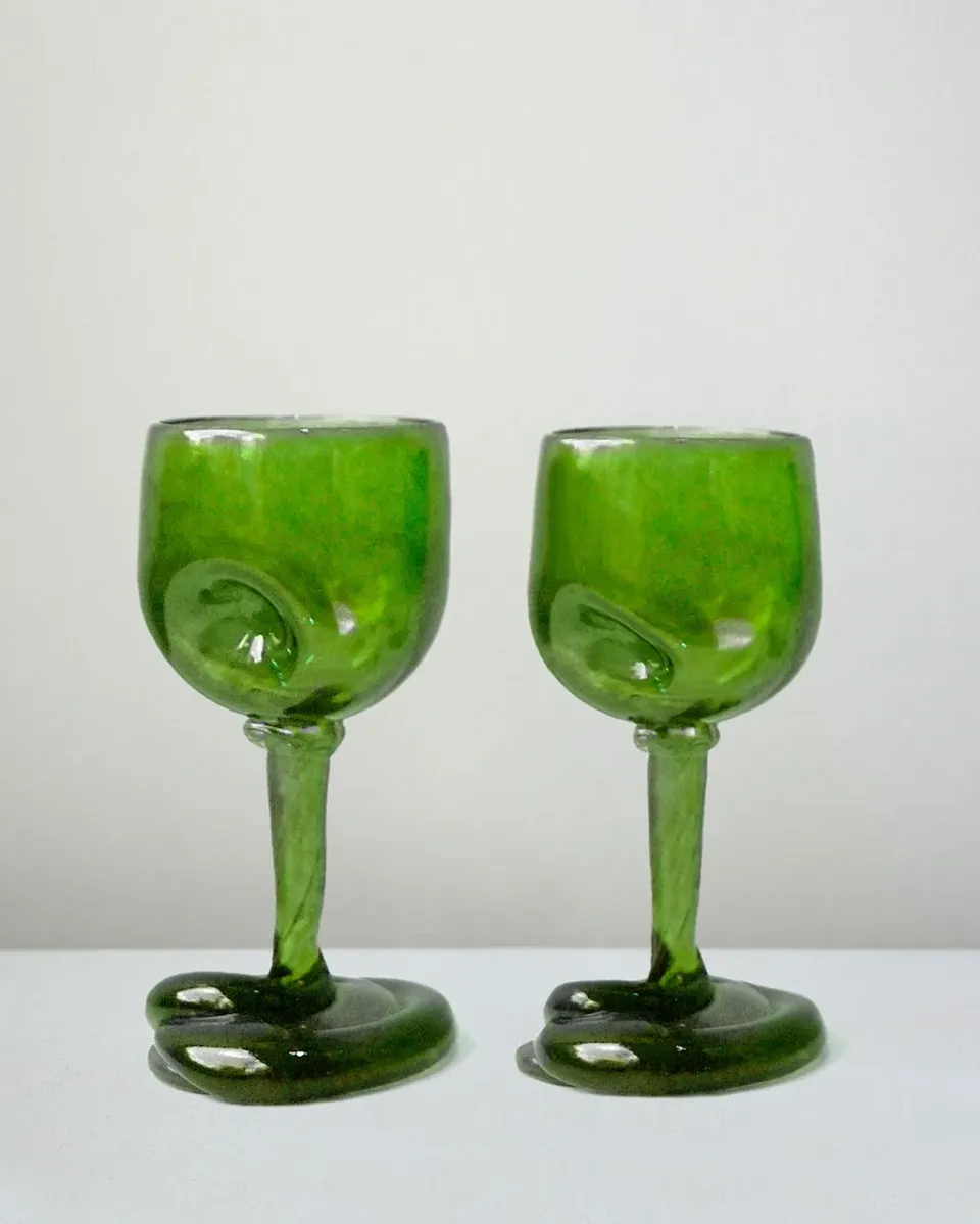Completedworks Thaw lot 2 verres vin vert feuille
