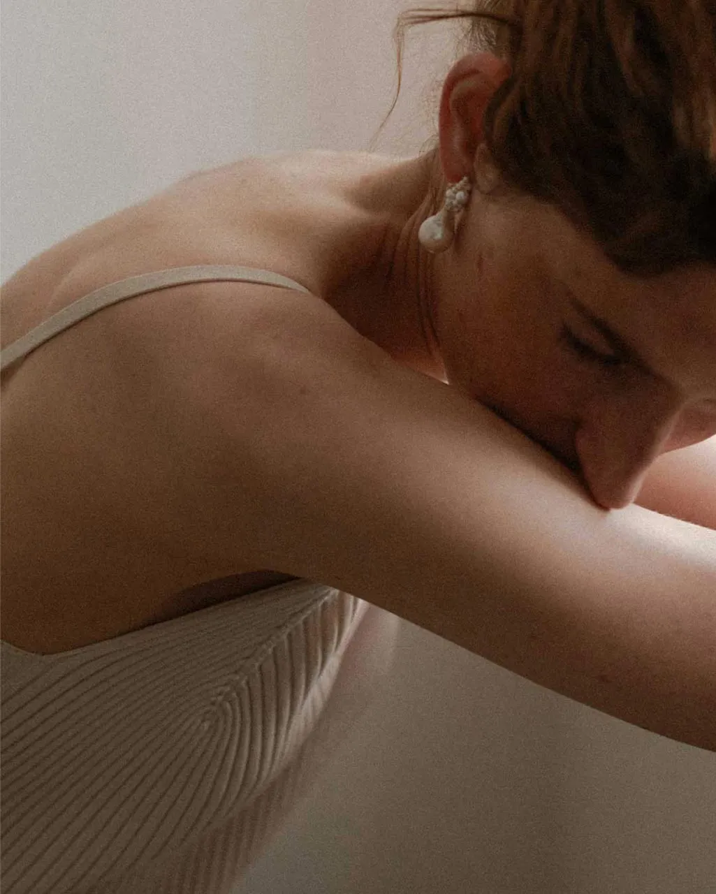 Completedworks Tra-la-la boucles d’oreilles perle vermeil