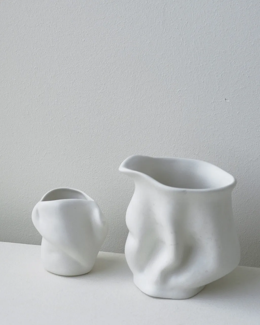 Completedworks Postures vase céramique blanc mat