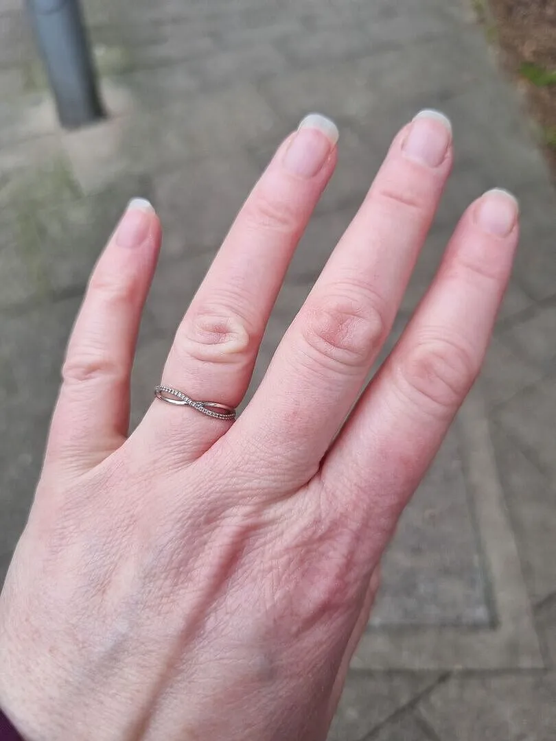 Astrid & Miyu Infinite Topaz Pavé bague or blanc topaze