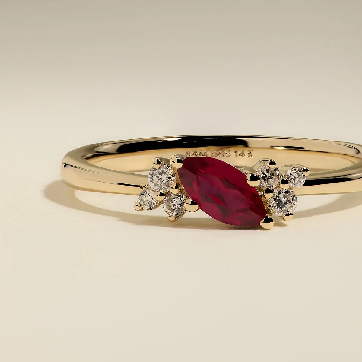 Astrid & Miyu Milestone bague rubis juillet or massif
