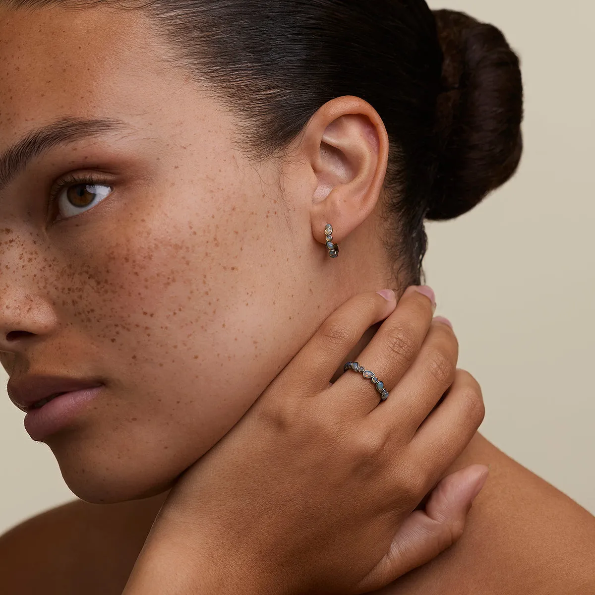 Astrid & Miyu Opal Bezel créoles argent opale