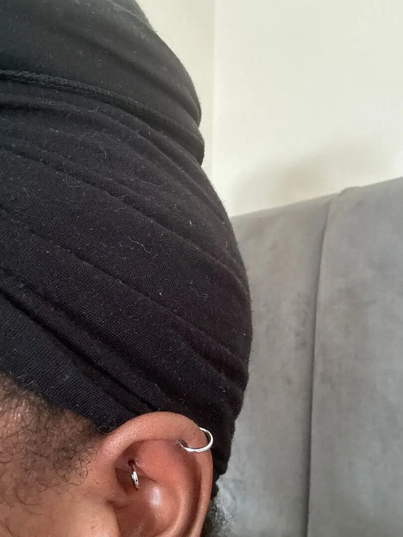 Astrid & Miyu Seamless anneau piercing titane platine
