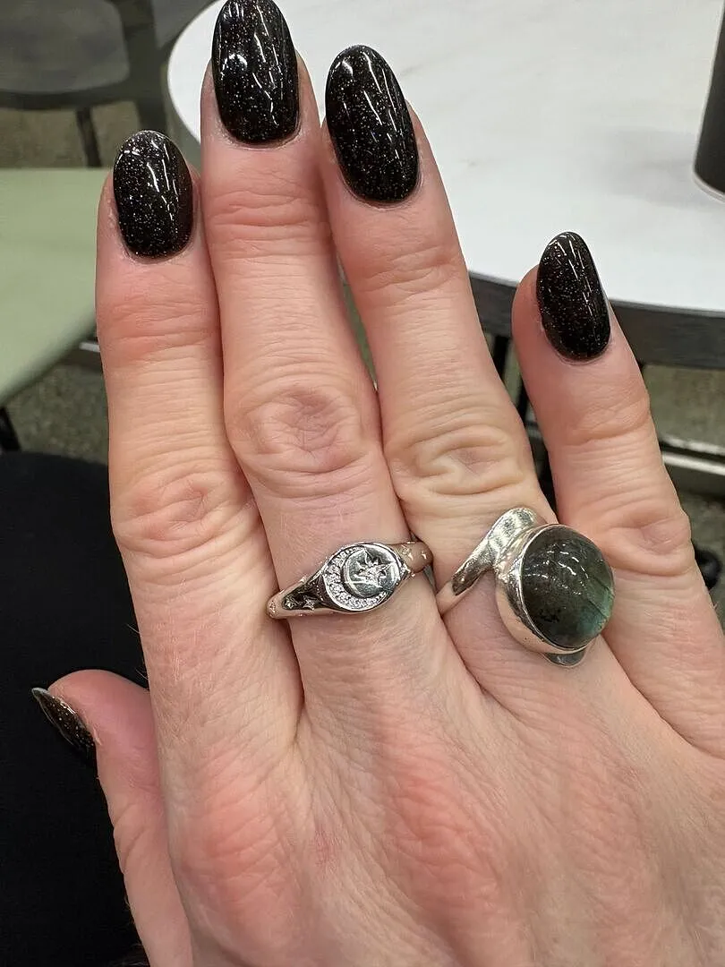 Astrid & Miyu Cosmic Signet Ring bague argentée
