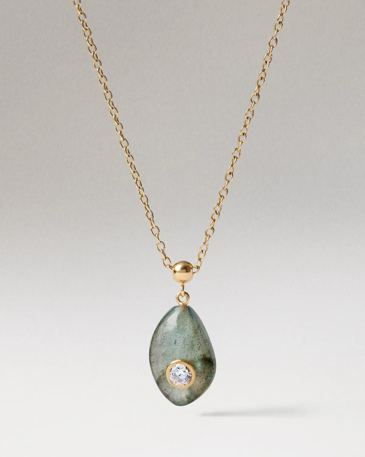 PDPAOLA Protection charm labradorite doré