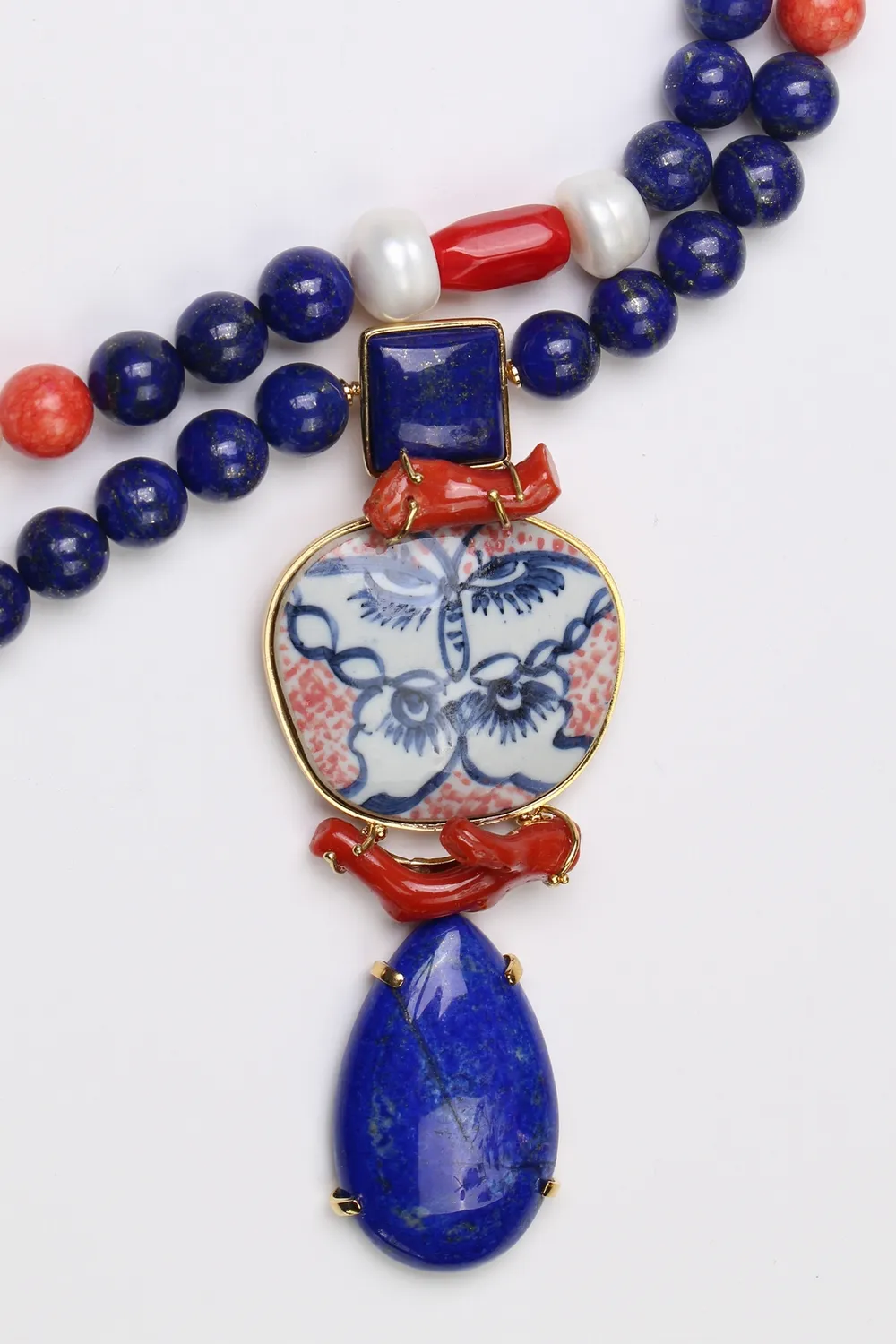 Philippe Ferrandis Pièces Uniques collier porcelaine lapis corail