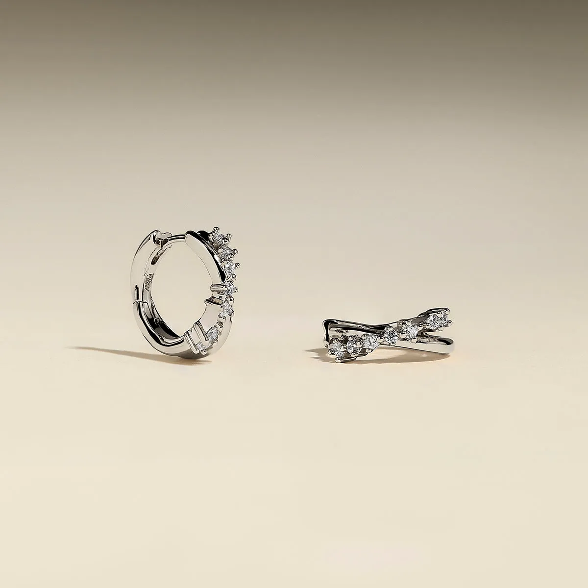 Astrid & Miyu Crystal Crossover boucles d'oreilles argent boule