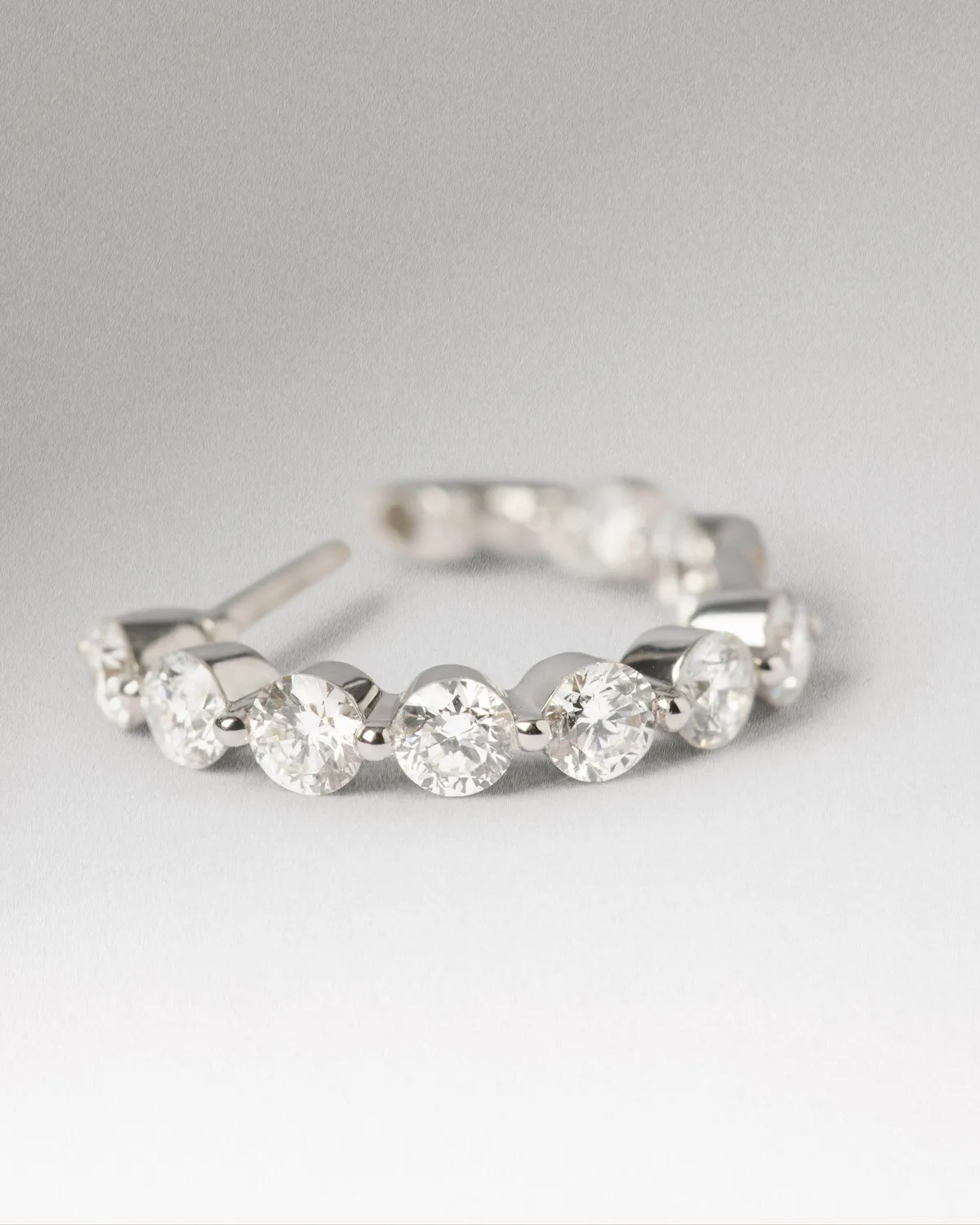 PDPAOLA Leda mono boucle diamants or blanc