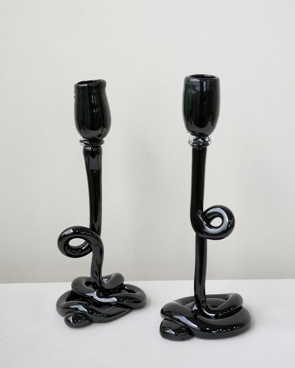 Completedworks Thaw bougeoir verre recyclé noir