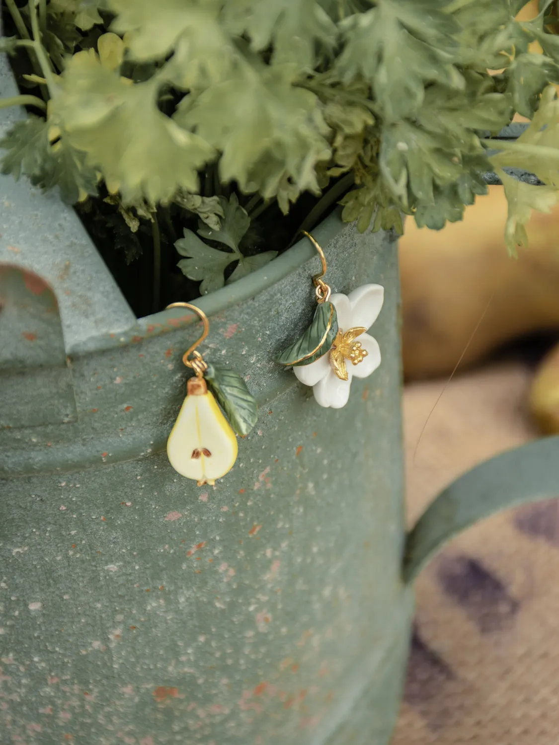 Nach Bijoux fleur de poirier poire et feuille boucles d’oreilles porcelaine