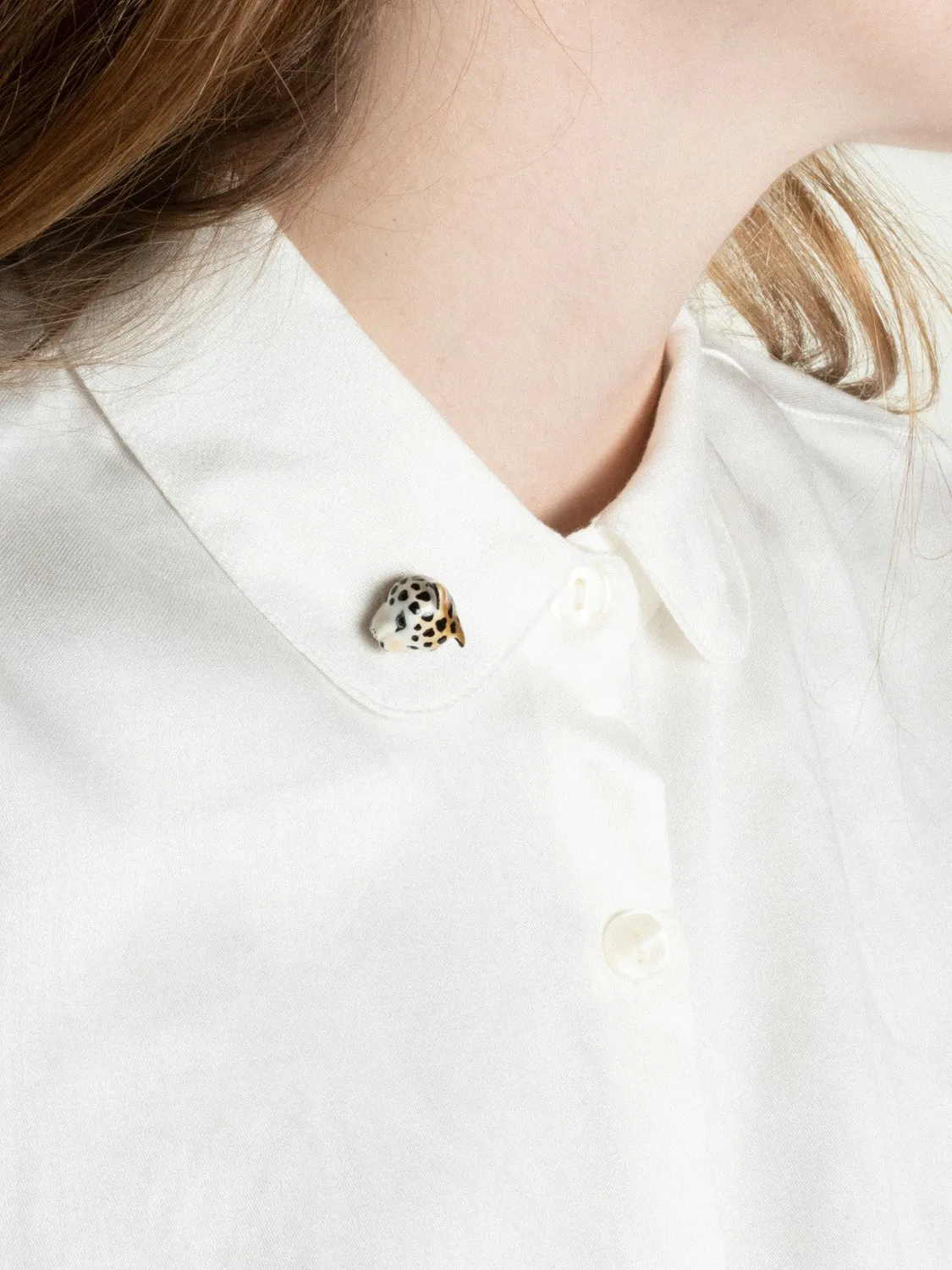Nach léopard pin's broche porcelaine 14 mm