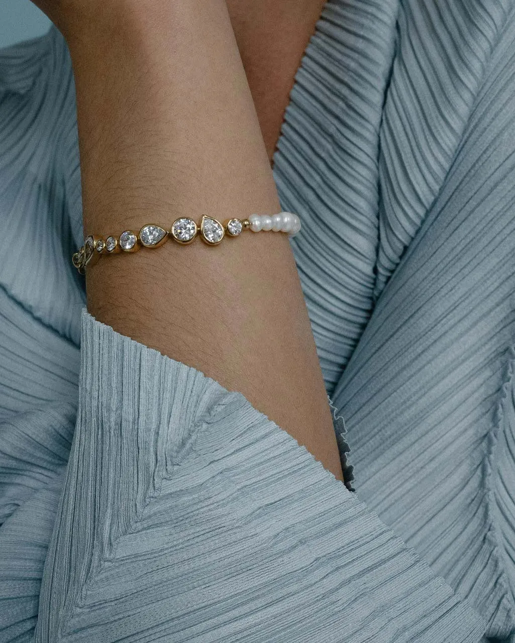 Completedworks Glitch bracelet chaîne perle zirconia vermeil