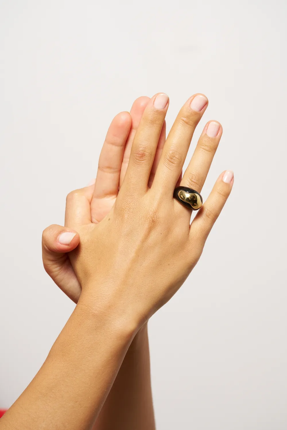 Philippe Ferrandis Waves vague fine bague résine doré noir