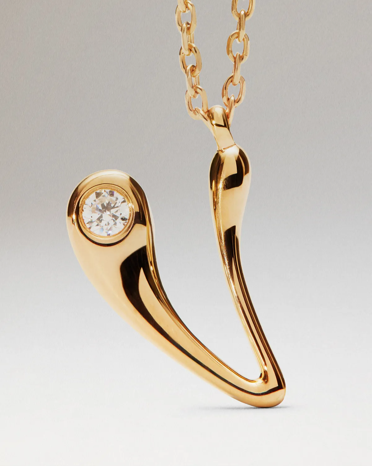 PDPAOLA Initial V collier pendentif lettre plaqué or
