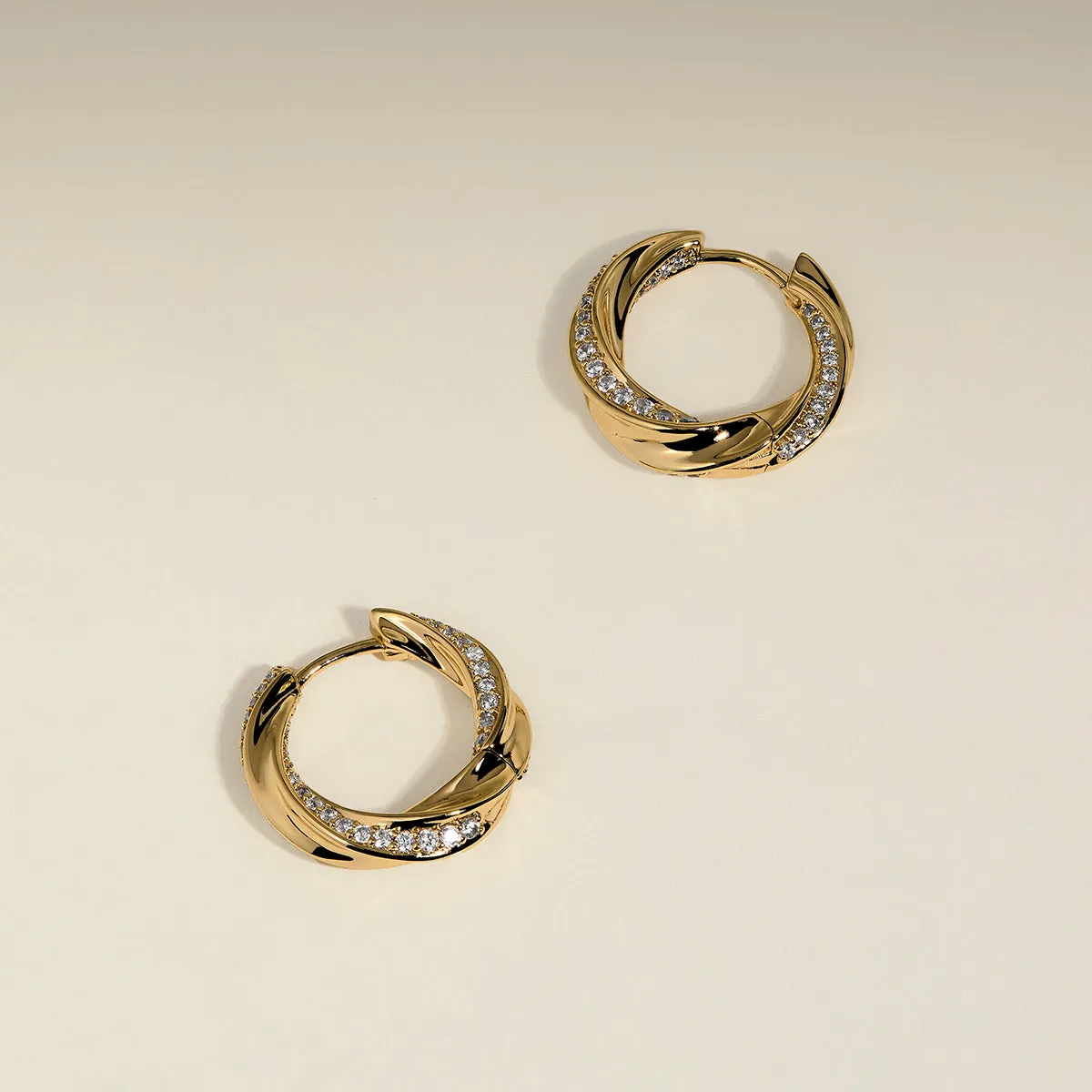 Astrid & Miyu Crystal Cosmic Twist créoles medium cristal