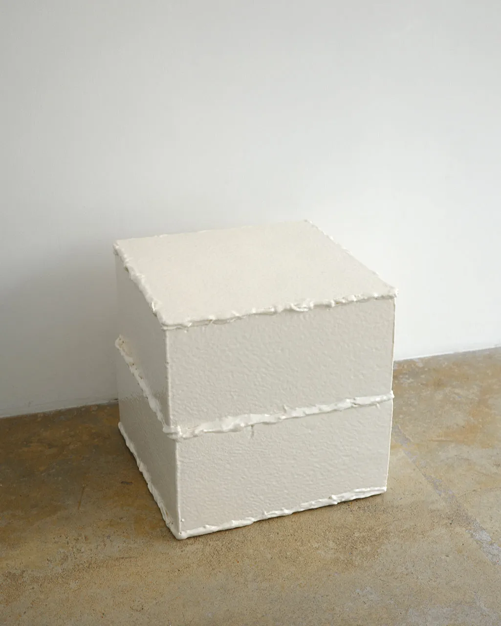 Completedworks White Stool tabouret blanc design