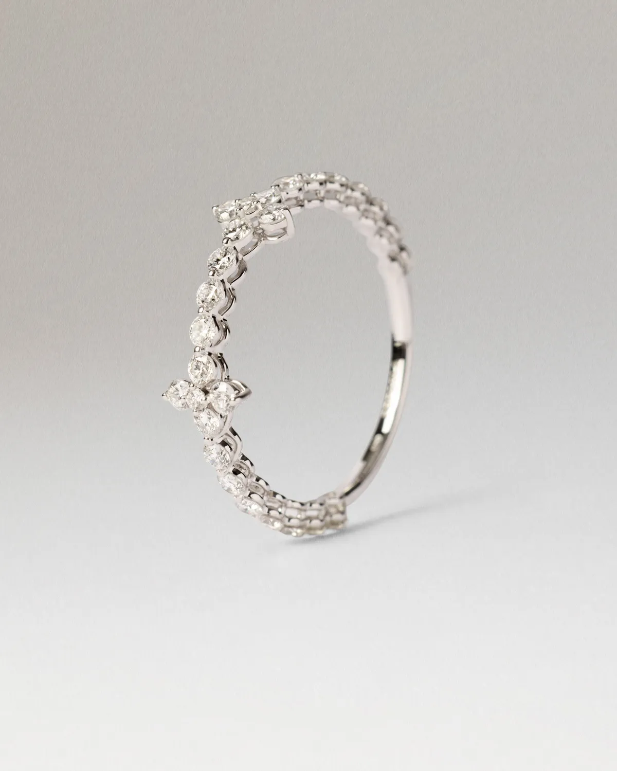 PDPAOLA Maggie Cascade bague or blanc diamants