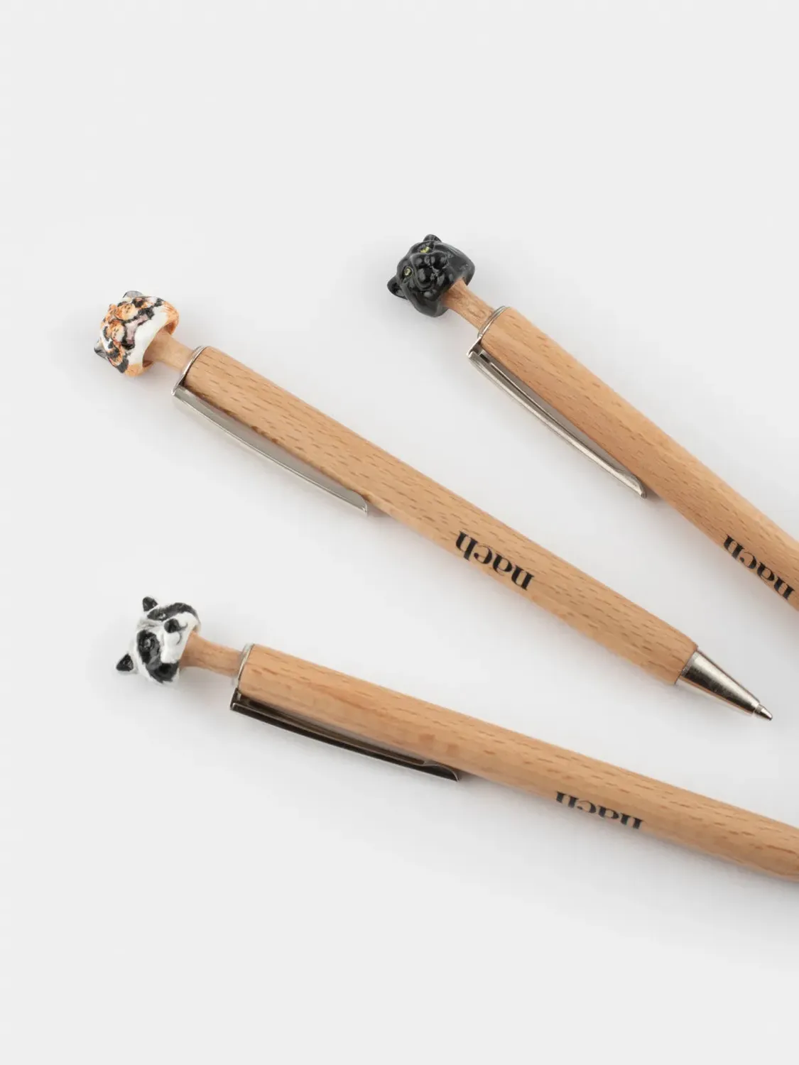 Nach Bijoux Ayrton la panthère stylo bois hêtre bleu
