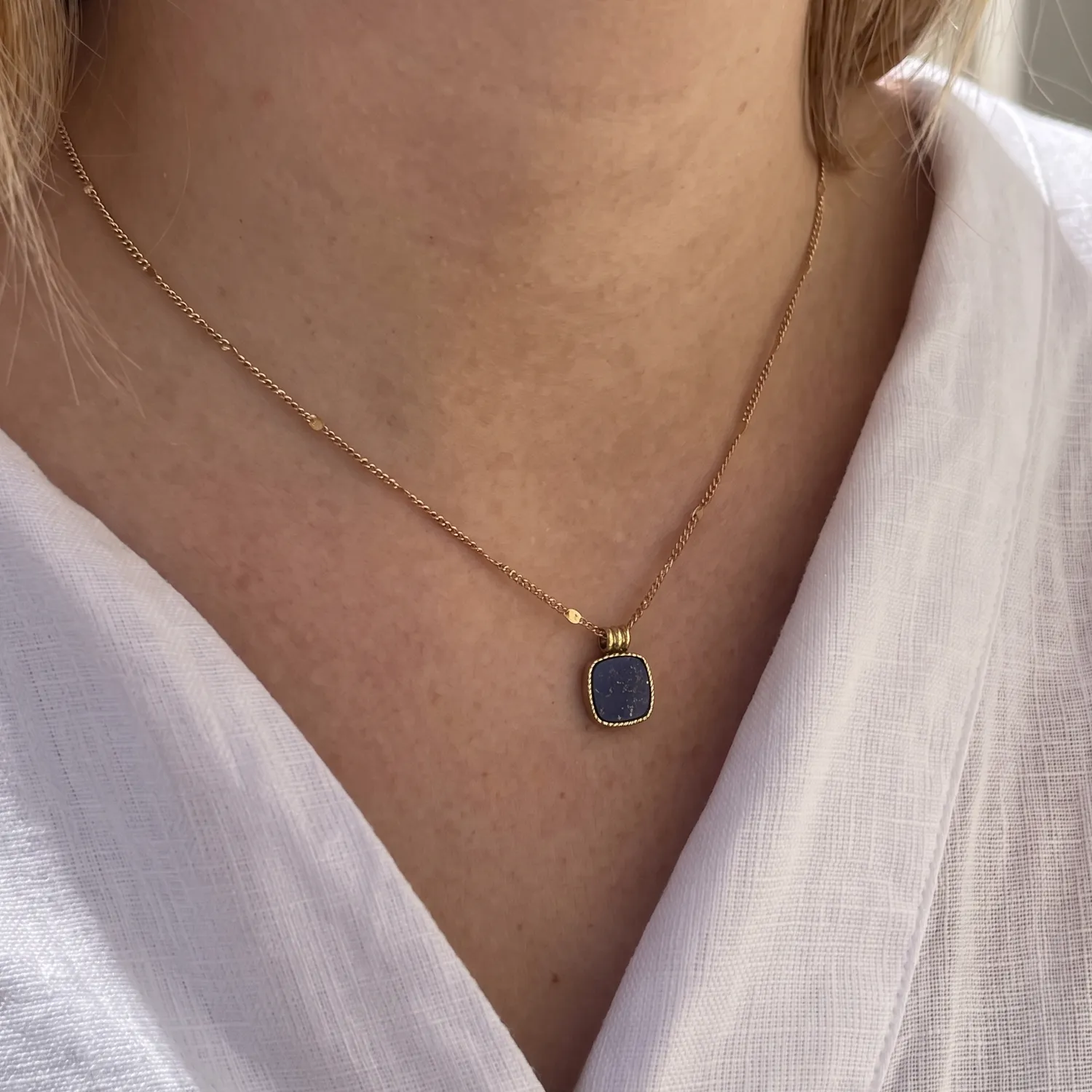 Nao de Paris Vintage collier lapis lazuli acier doré 38 cm