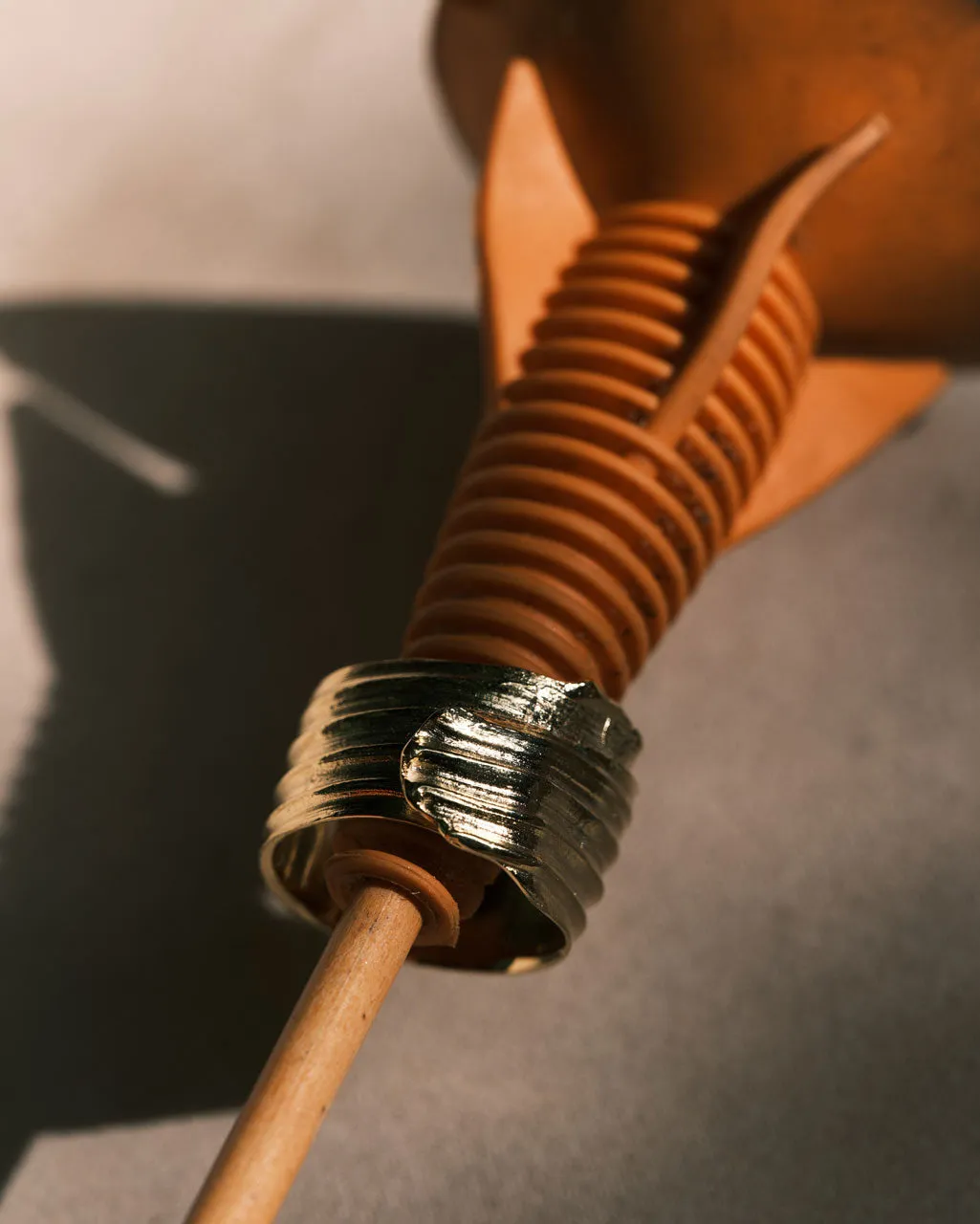 Completedworks Destiny's Tributaries bague plaqué or taille L