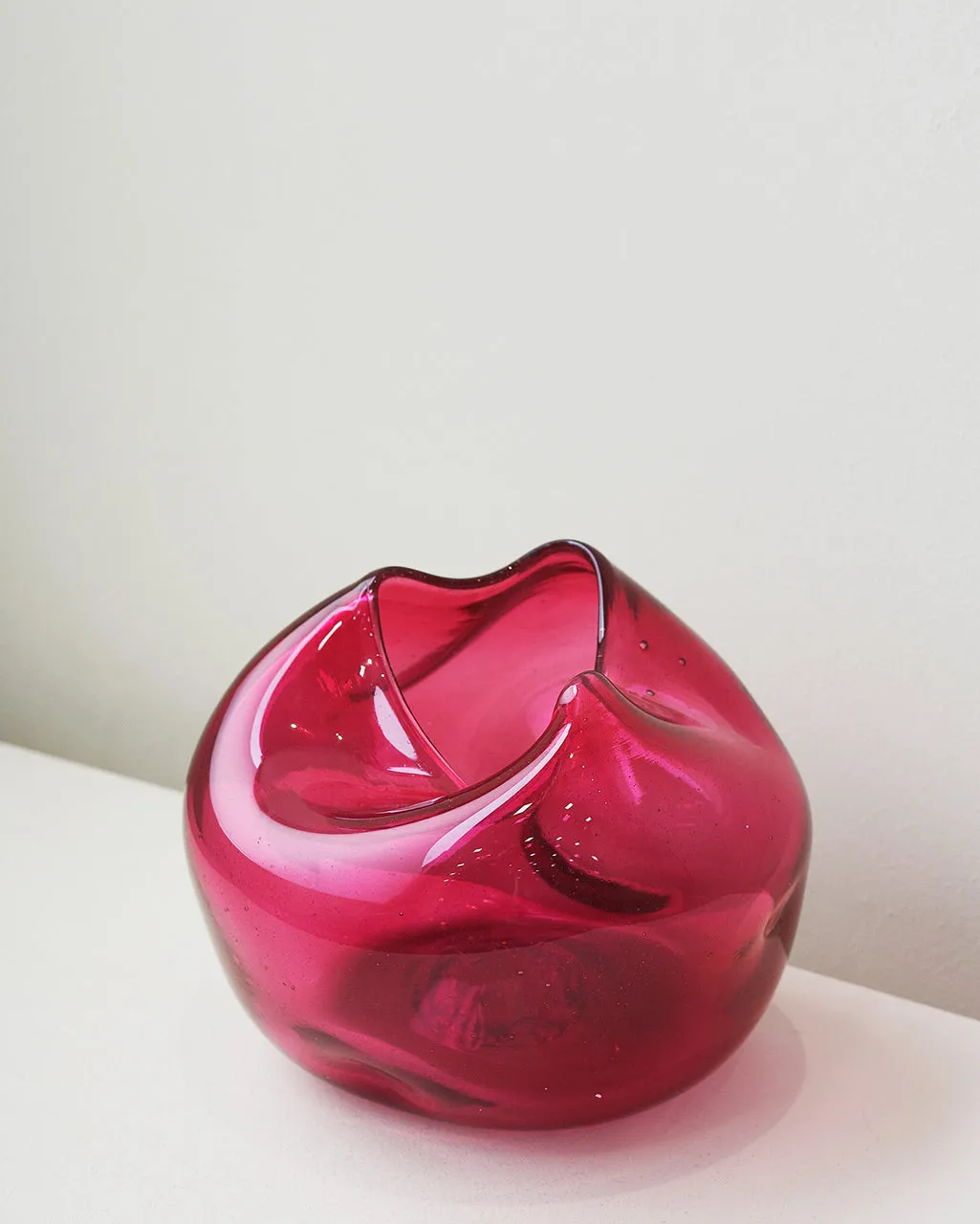 Completedworks Bubble vase magenta verre recyclé