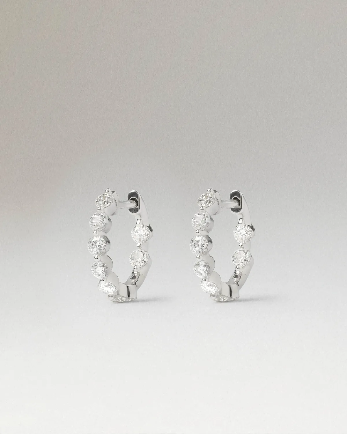 PDPAOLA Leda mono boucle diamants or blanc