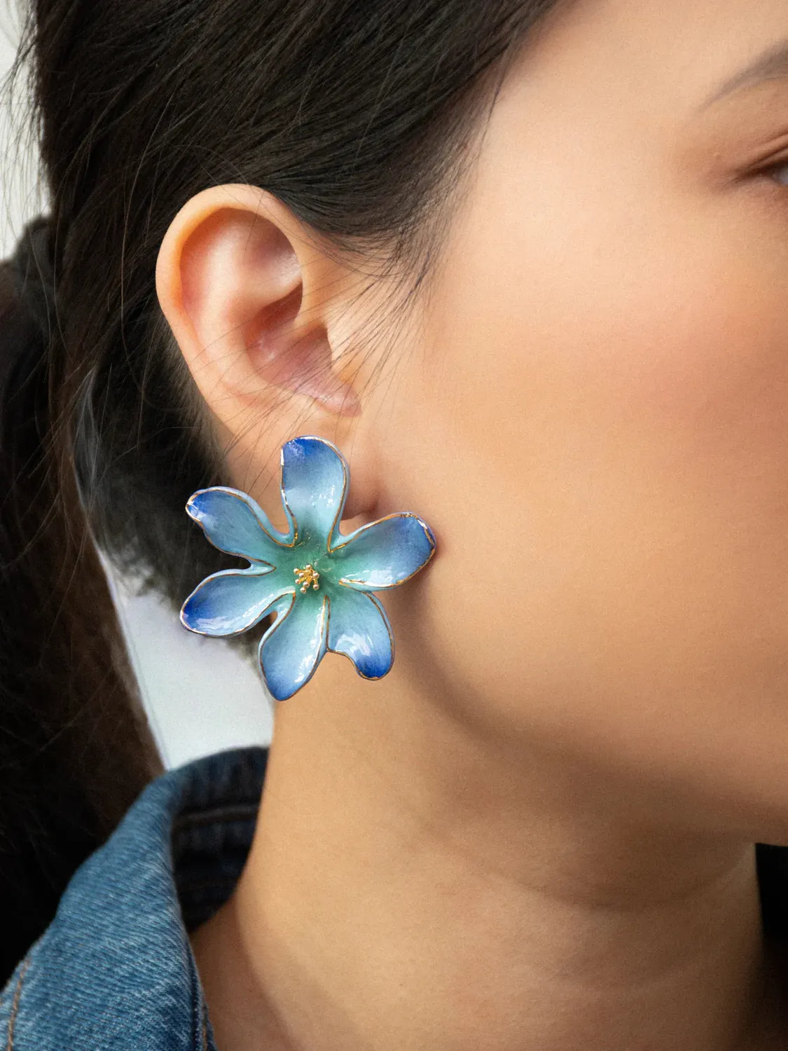 Nach Bijoux Maxi fleur céleste bleue puces boucles d'oreilles