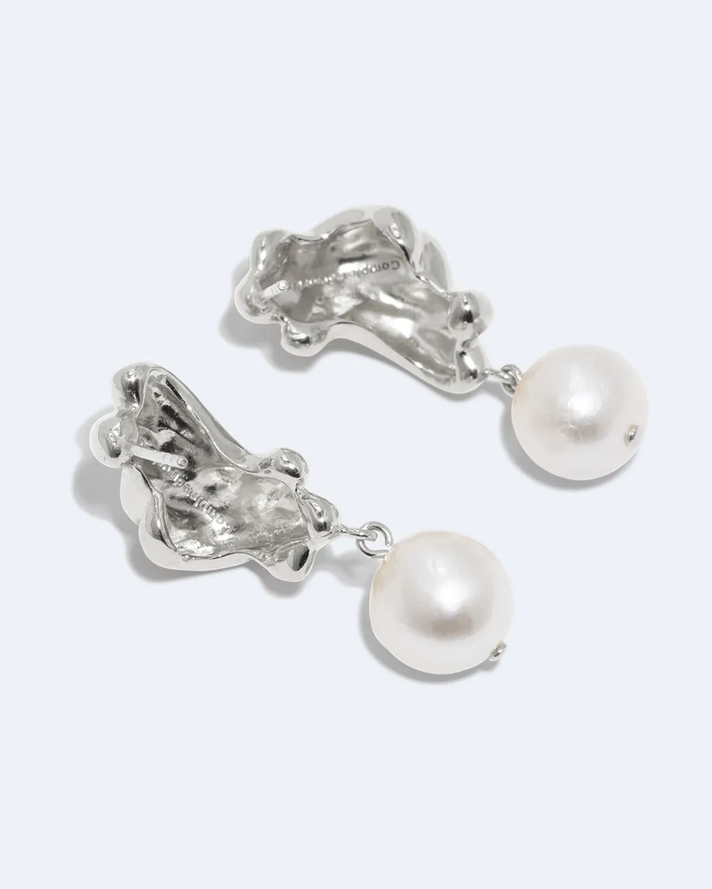 Completedworks Something Borrowed From the Sea boucles perle