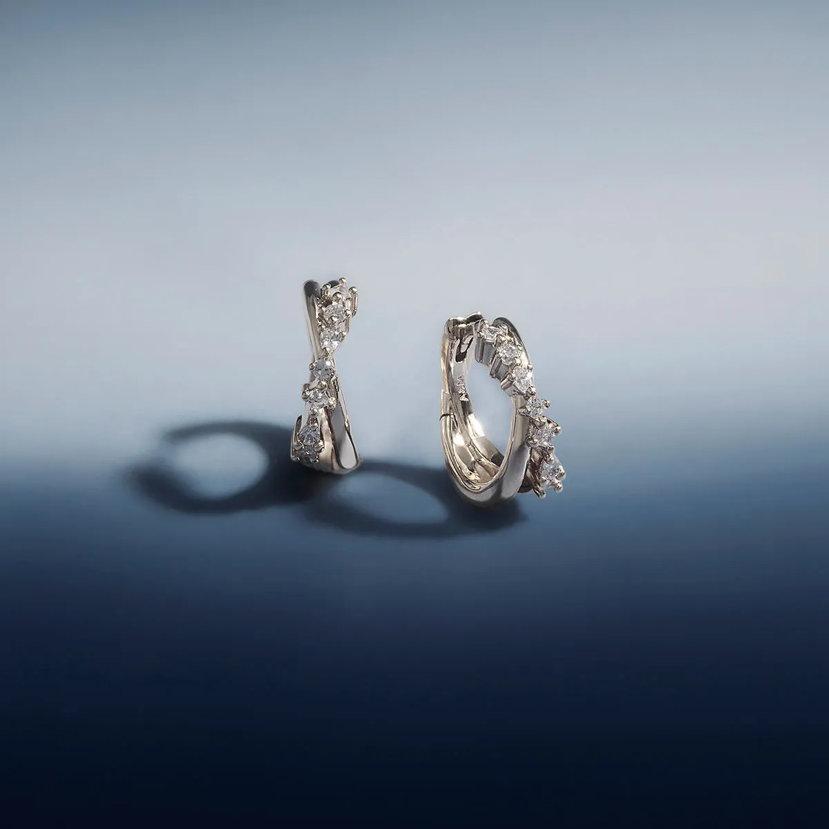 Astrid & Miyu Crystal Crossover boucles d'oreilles argent boule