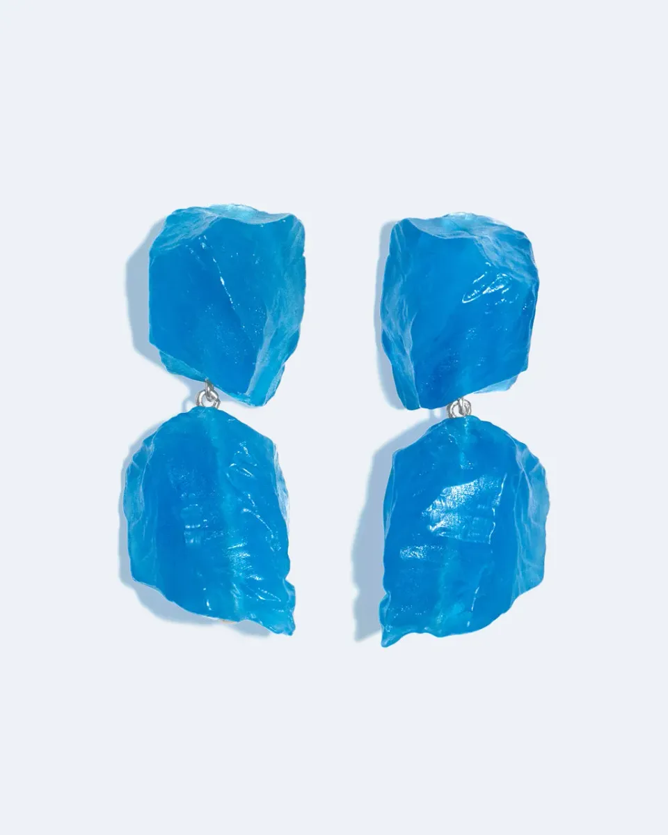 Completedworks Iceberg boucles d’oreilles résine bleue argent