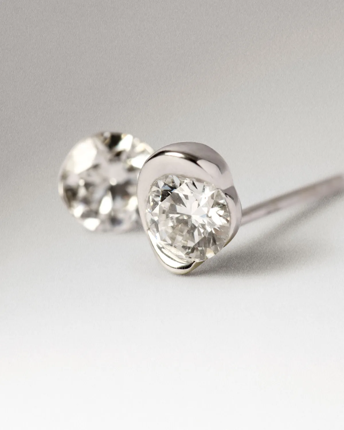 PDPAOLA Delia clous d’oreilles or blanc diamants
