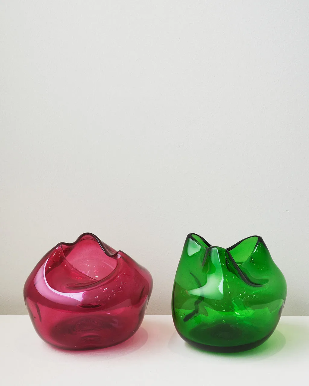 Completedworks The Bubble to End all Bubbles vase vert verre recyclé