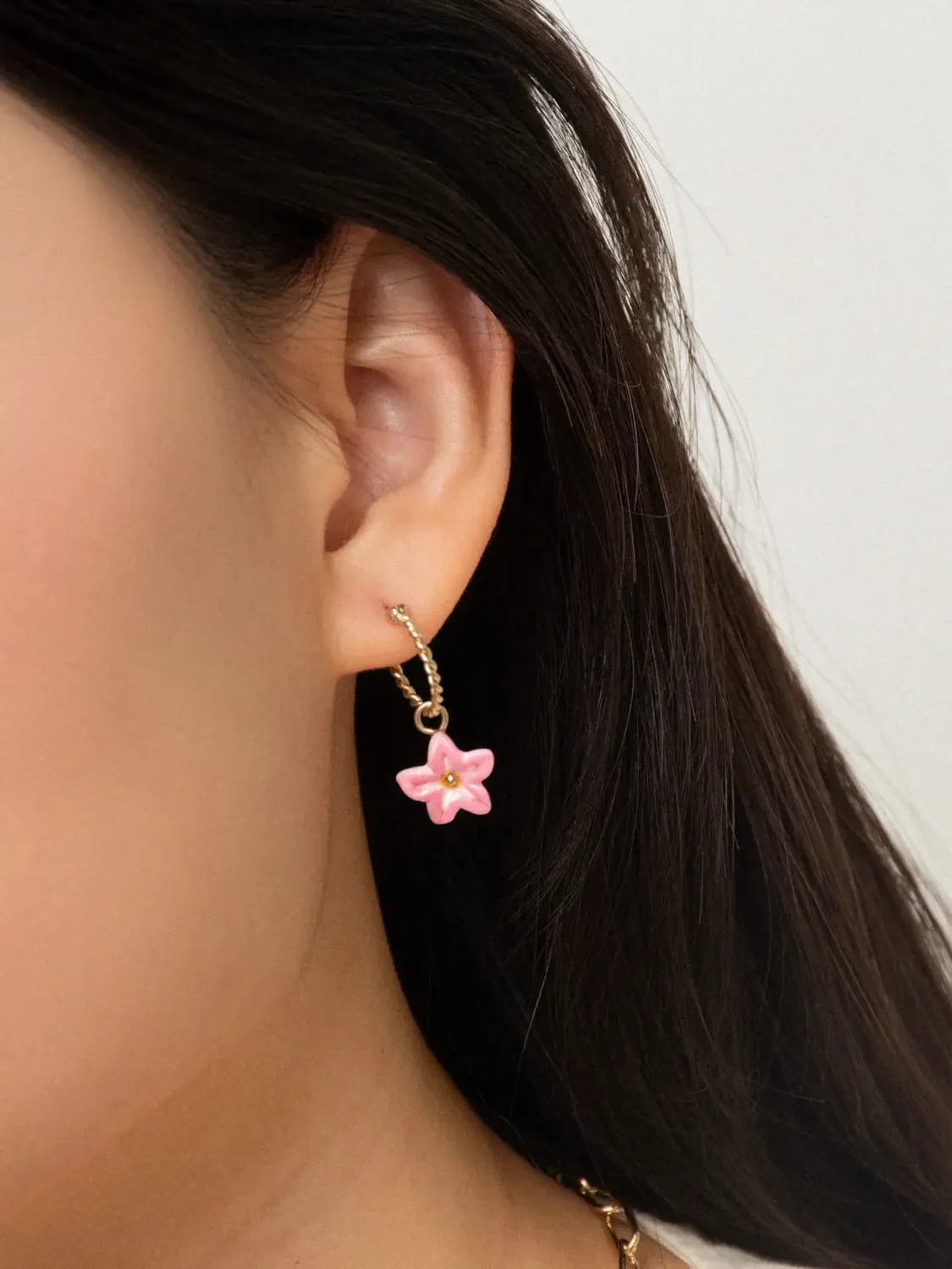 Nach Bijoux lys rose mini créole à l'unité porcelaine