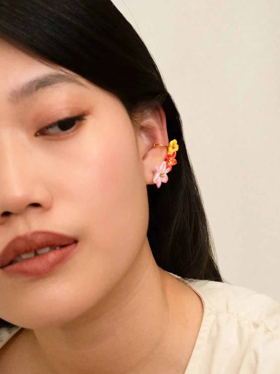 Nach Bijoux Tropical ear cuff fleurs bouquet