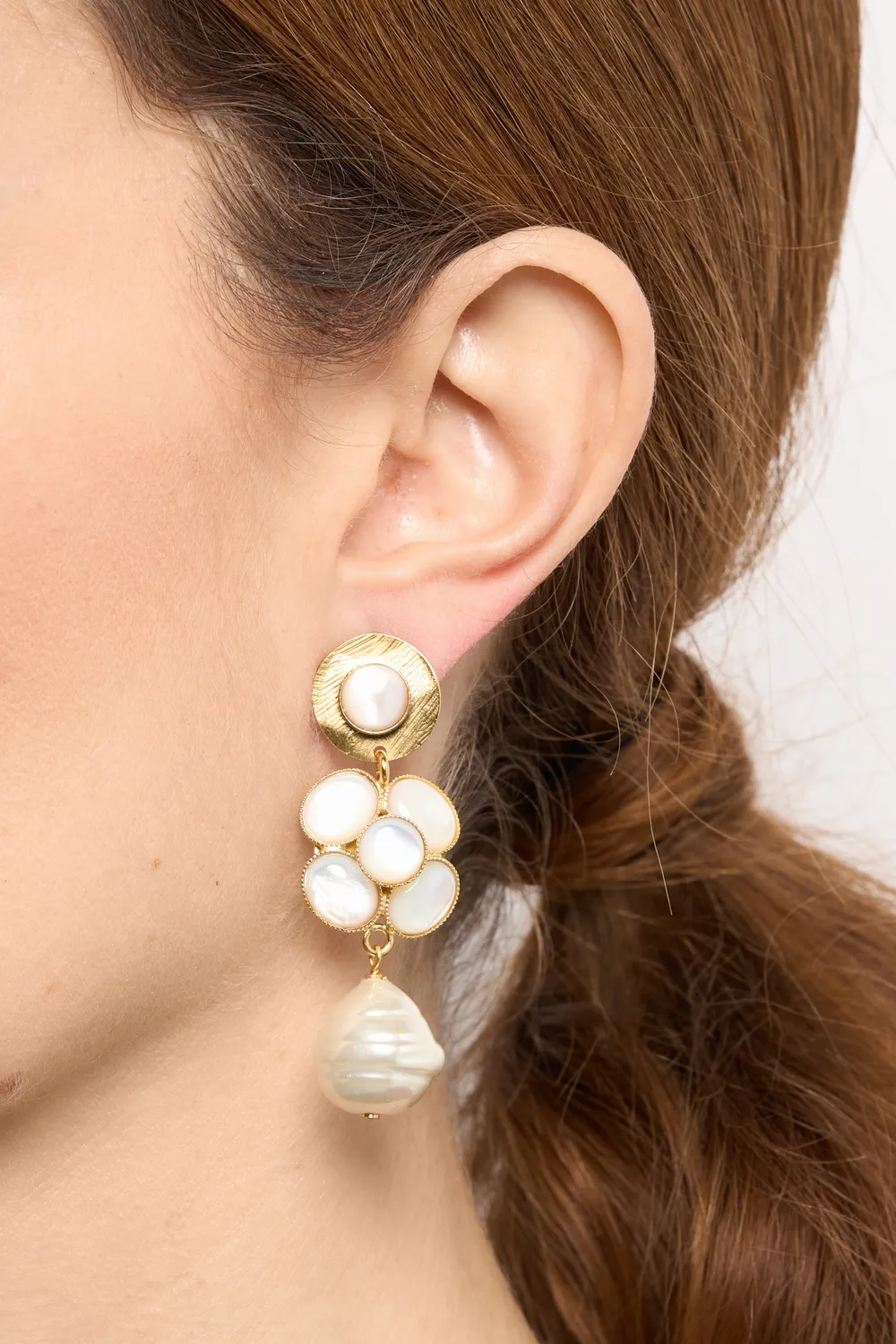 Philippe Ferrandis Camelia Byzance boucles percées nacre doré