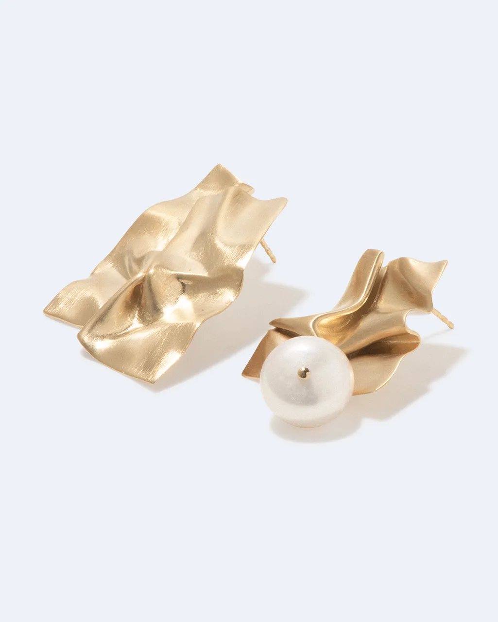 Completedworks Cohesion boucles d'oreilles vermeil perles