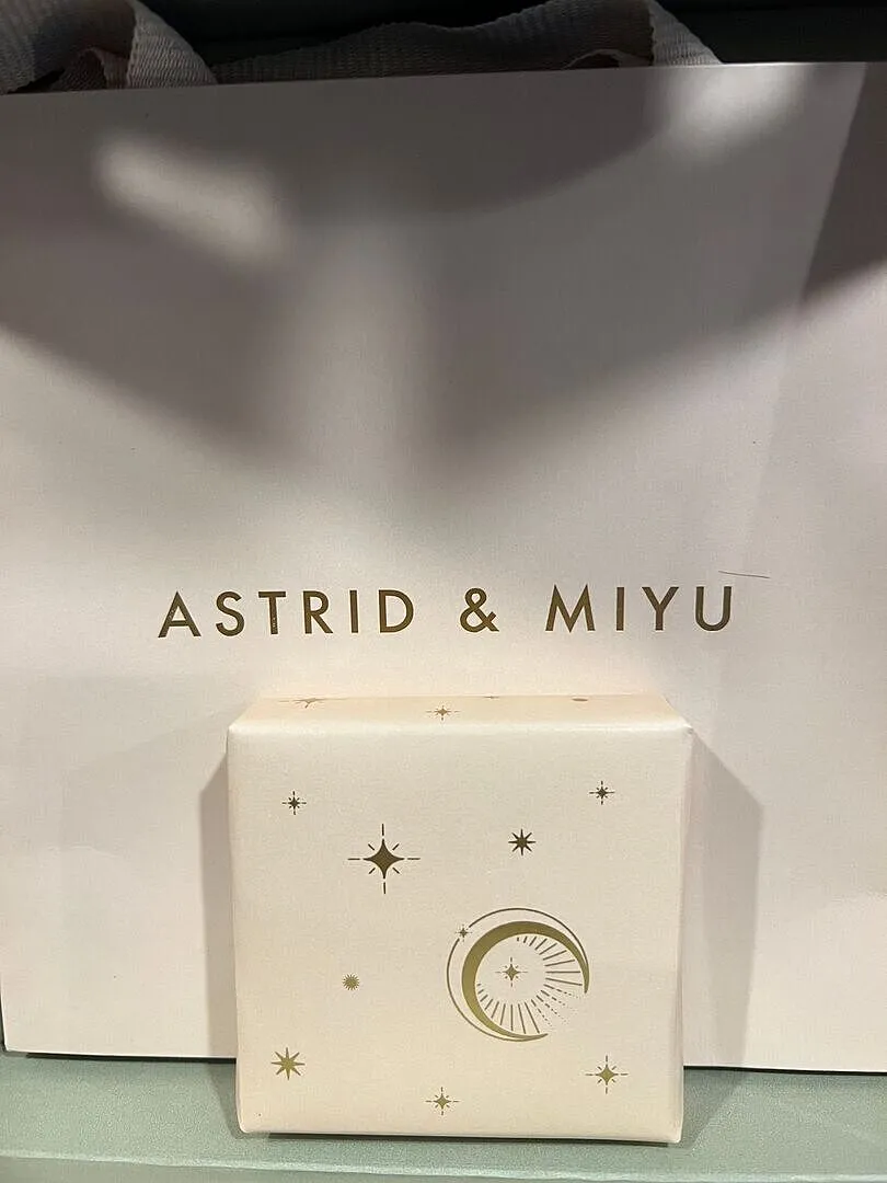 Astrid & Miyu Cosmic Gift Wrap pochette cadeau céleste
