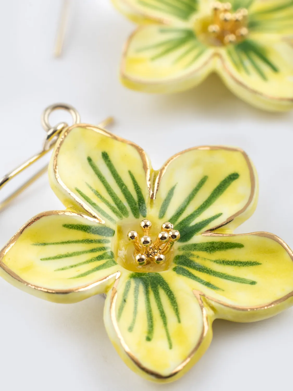Nach Bijoux Pendantes fleur jaune boucles d'oreilles porcelaine