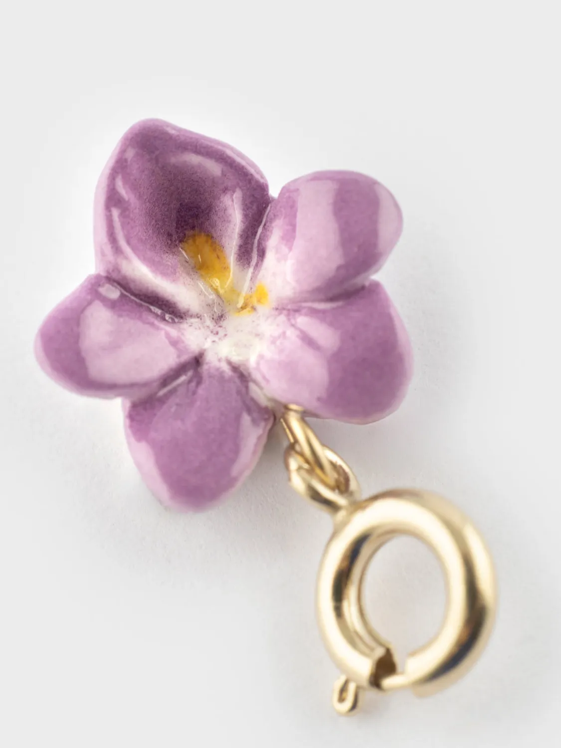 Nach Bijoux violette charms fleur porcelaine dorée