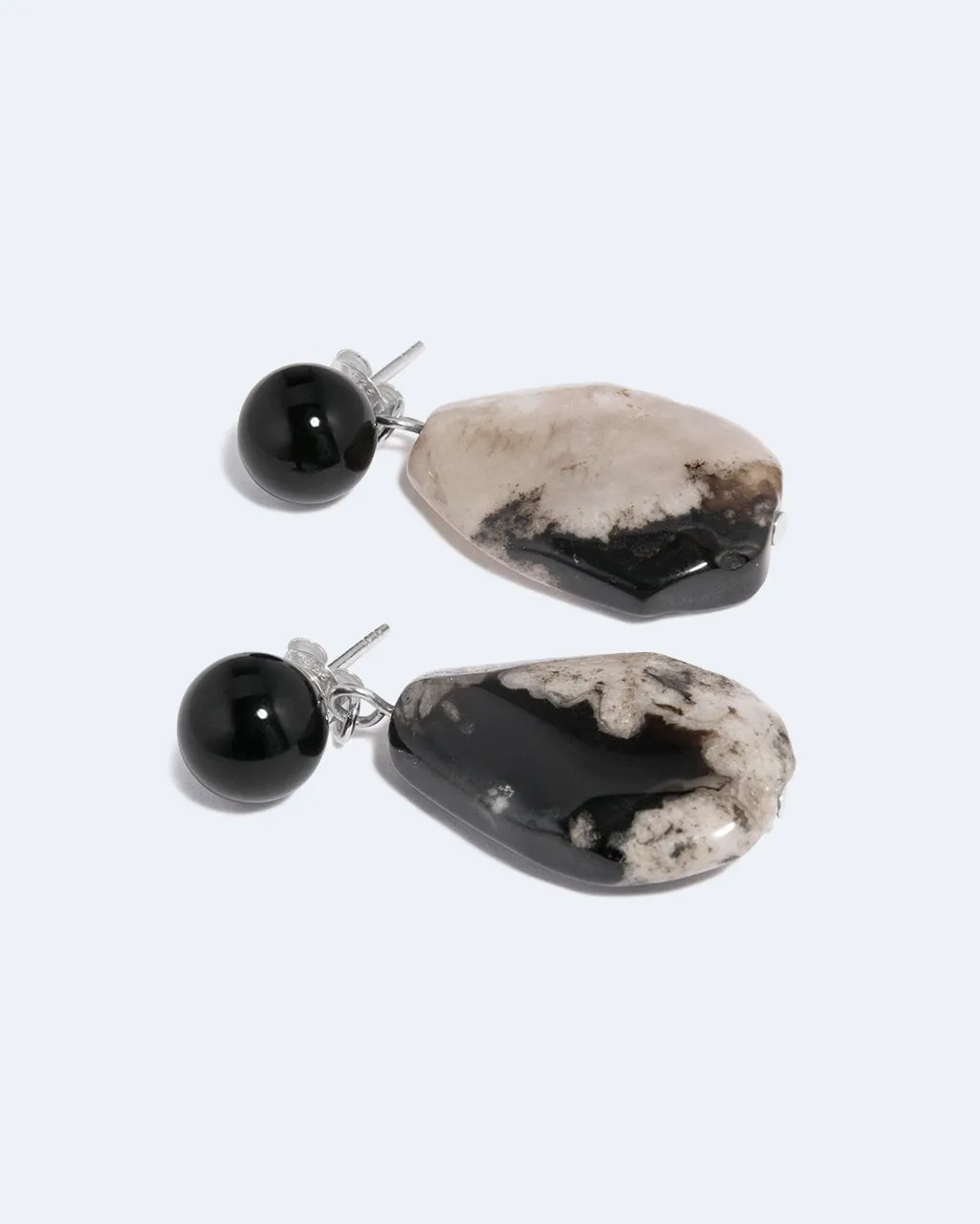 Completedworks Time Will Say Nothing boucles d’oreilles agate onyx