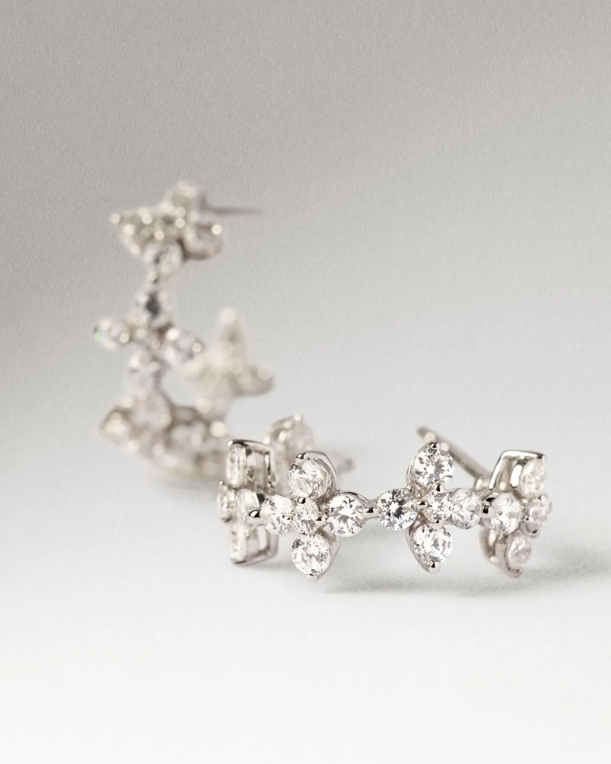 PDPAOLA Maggie Blossom créoles diamants or blanc