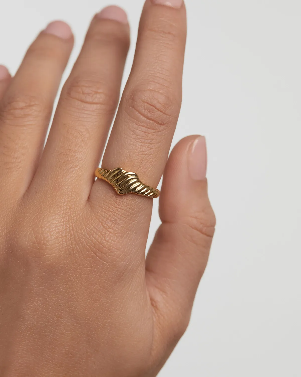 PDPAOLA Love Stamp bague or massif 7 mm